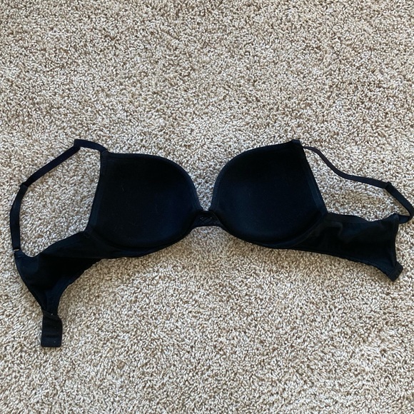Victoria Secret Black Bra. Size 36B - Picture 4 of 5